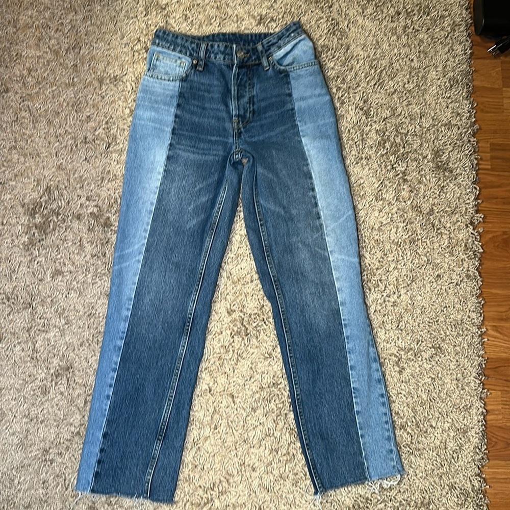 BDG Jeans‎ Women's Size Altered 26x28 Jessye
Ankle Button Fly 2 Toned Blue